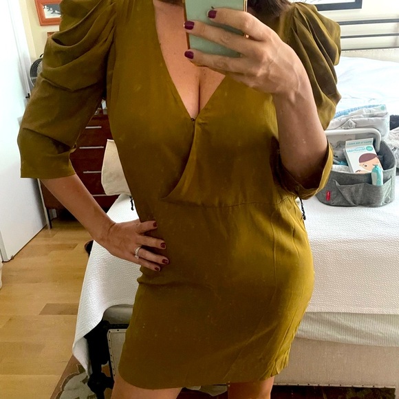 Elizabeth & James 100% Silk Dress - Picture 2 of 7